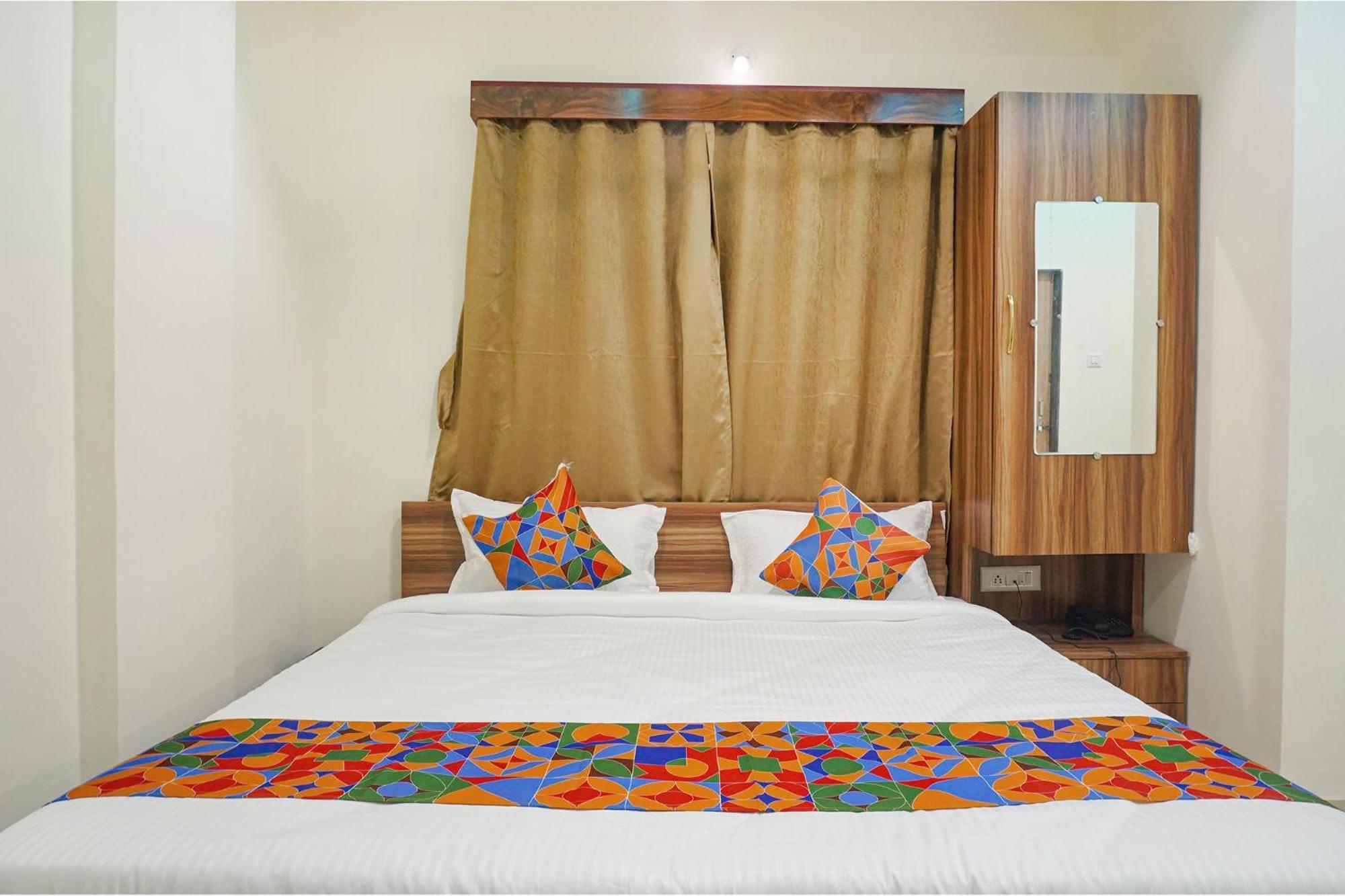 Hotel Fabhotel Mantra Pune
