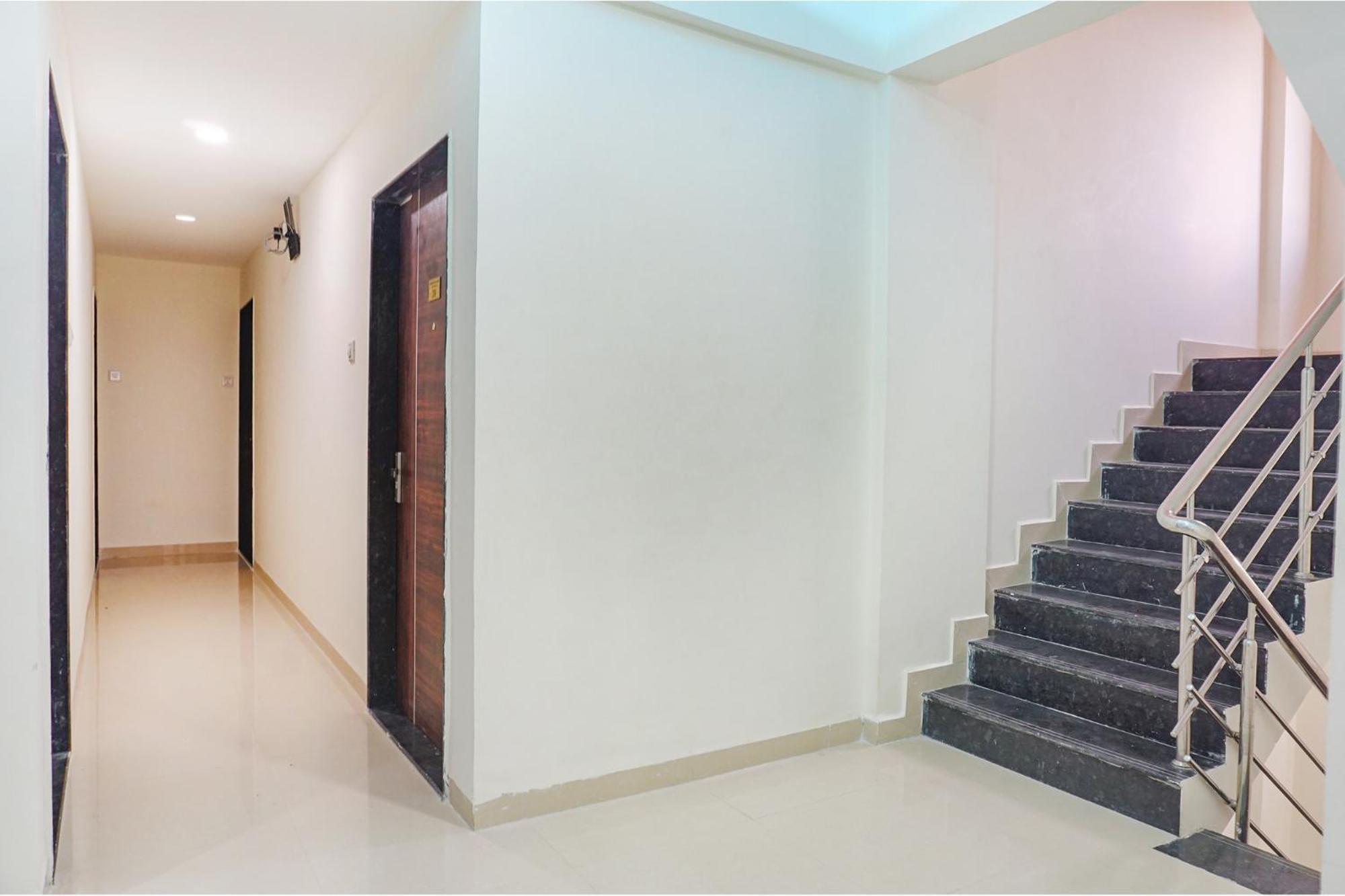 Hotel Fabhotel Mantra Pune